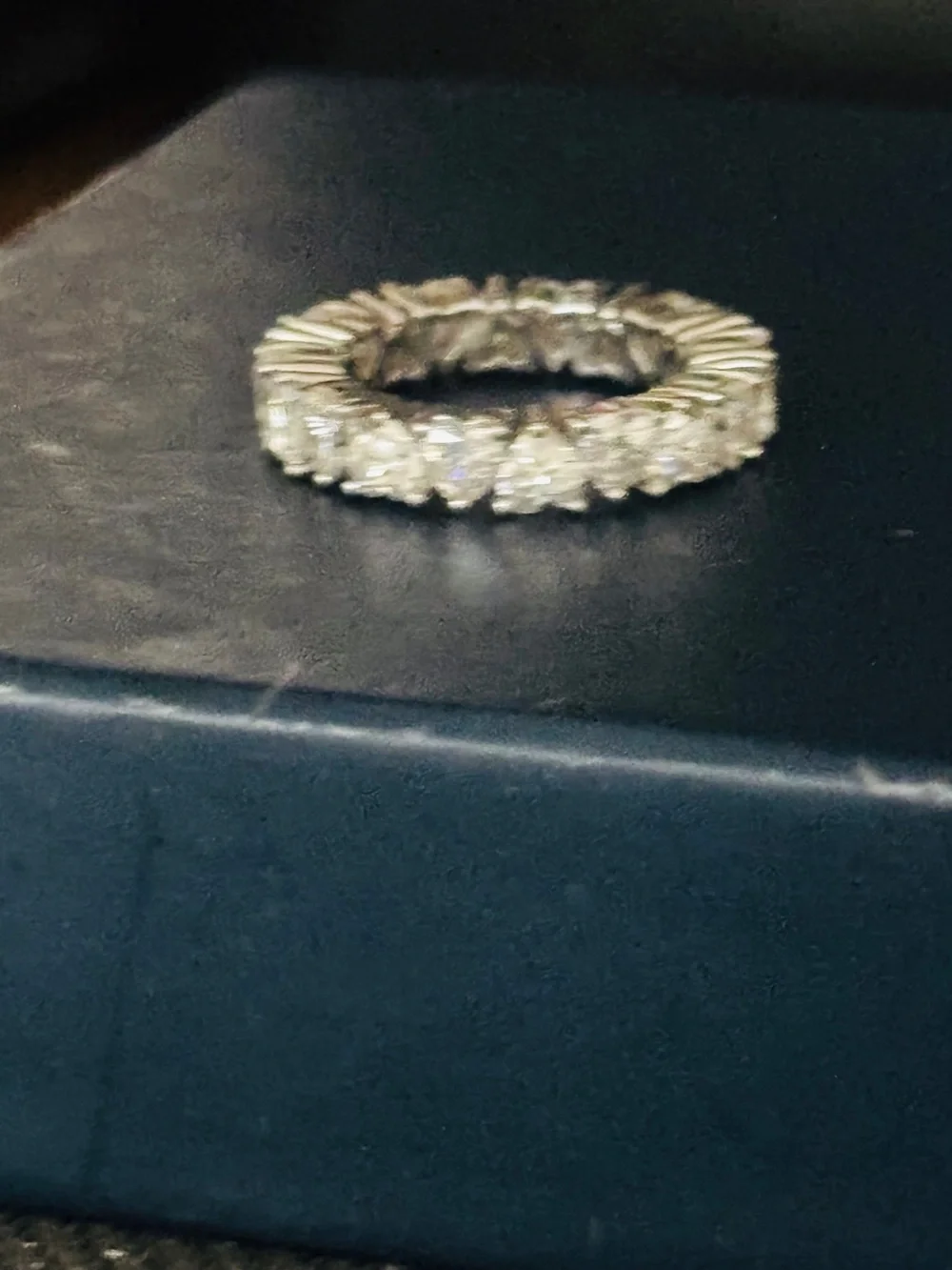 Moissanite shimmering carat